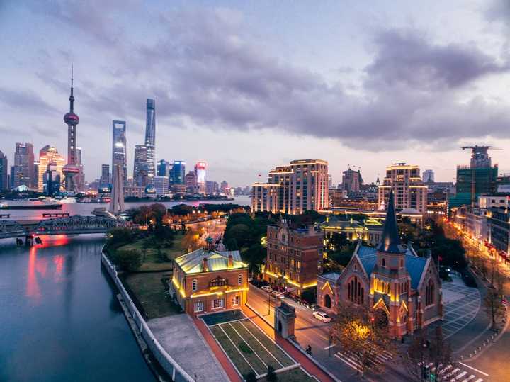 上海之声，播音稿中的城市画卷